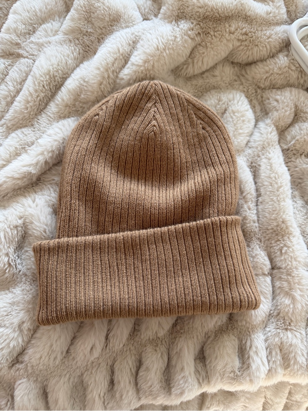 Aritzia Sunday Best Beanie View 2
